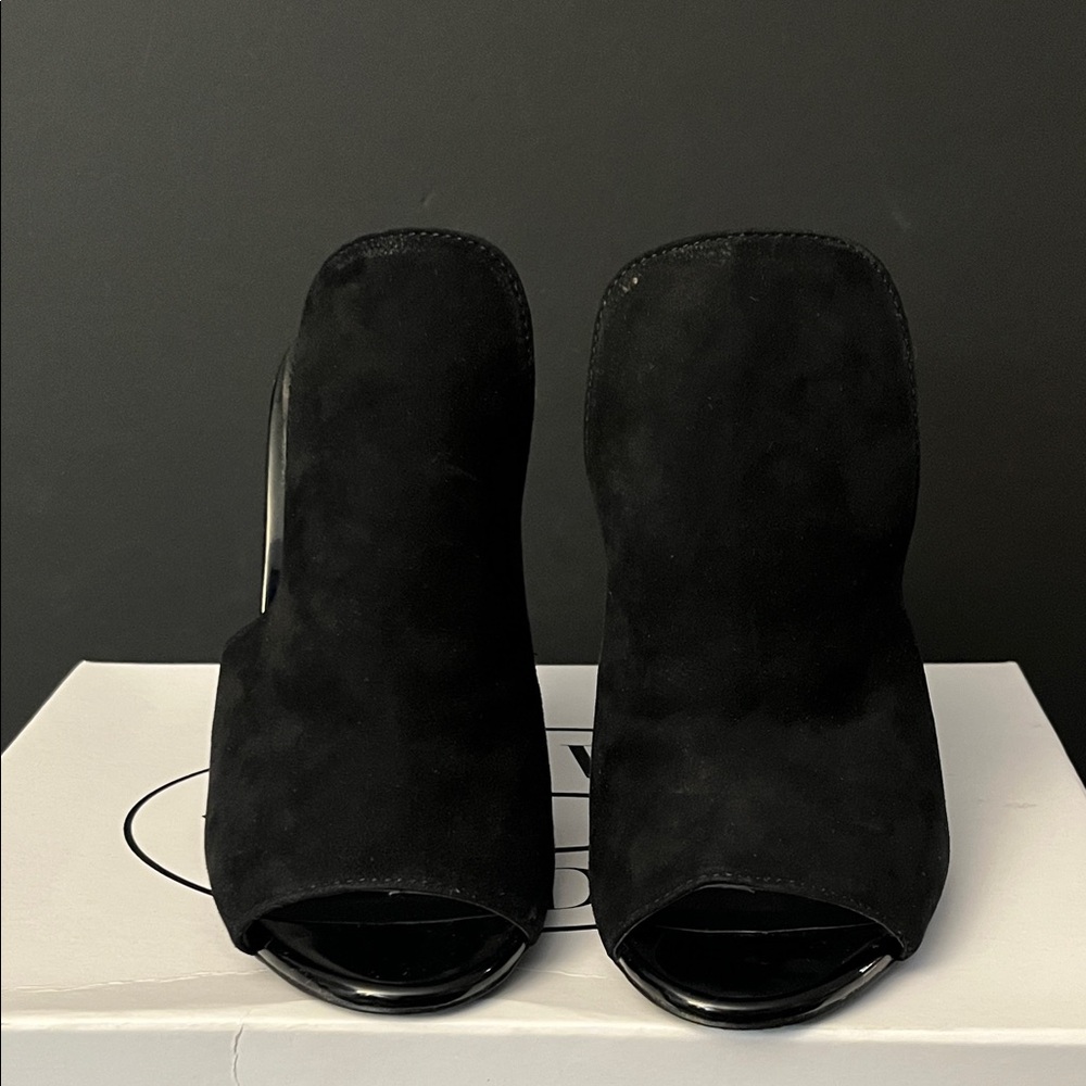 Steve Madden Elegant Black Peep-Toe Heels - Picture 3 of 7